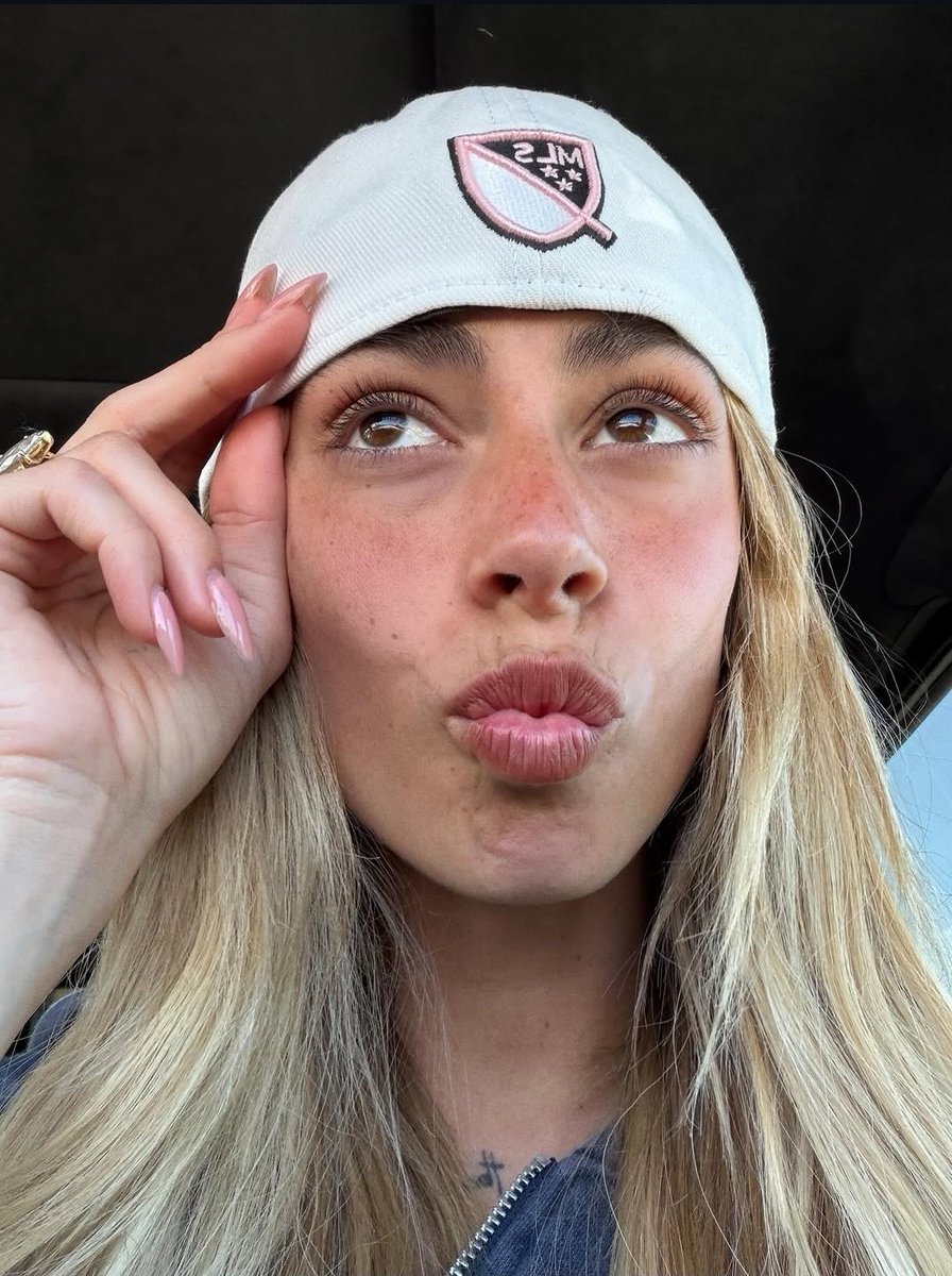lexgavx's tweet photo. ੈ♡˳ ☁️ ₊˚ ✦ 𐙚 ₊˚
⋆｡°✩ Martina Stoessel Muzlera Wolff is typing... ✩°｡⋆
ೃ⁀➷ ♡ ˚₊‧୨୧‧₊˚ ♡ ➷⁀ೃ

✦━━━━━━━━━━━♡━━━━━━━━━━━✦
       𝓣  ✧  𝓲  ✧  𝓷  ✧  𝓲
✦━━━━━━━━━━━♡━━━━━━━━━━━✦
ℒ𝑖𝑛𝑑𝑎 𝒯𝑎𝑟𝑑𝑒 🦋 https://t.co/9J4RIzkcWA