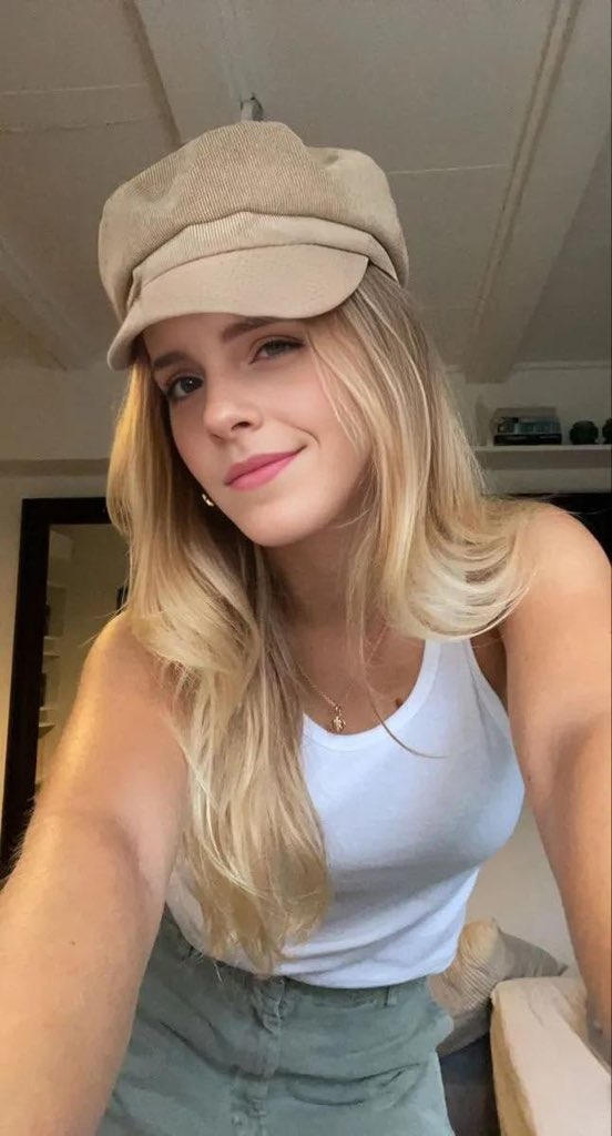 Emma Watson tweet media