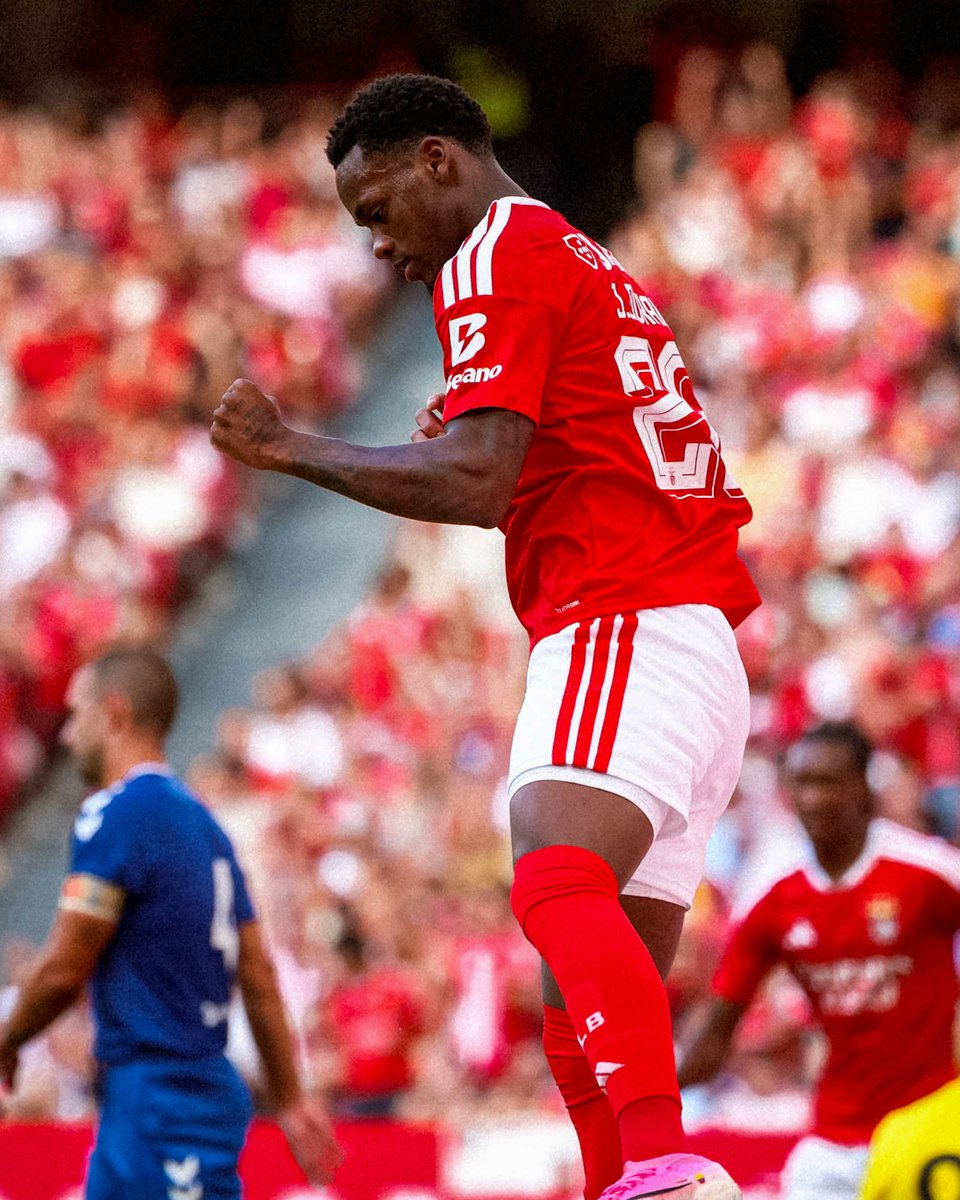 RisingStarXI's tweet photo. 🇨🇴⚽️ 𝗝𝗛𝗢𝗡 𝗗𝗨𝗥𝗔́𝗡 (𝟮𝟮) in his first minutes for Benfica:

2 Touches.
1 Goal.
1 Assist.

𝐌𝐀𝐑𝐊𝐒𝐌𝐀𝐍. https://t.co/vS4TTFQzKa