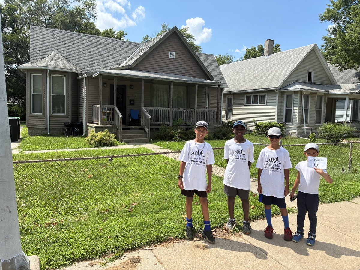 iamrodneysmith's tweet photo. Nathan, David &amp; Sakari of Omaha,Nebraska who are taking part in our 50 yard challenge, mowed a new lawn . https://t.co/EhsgLErkwG