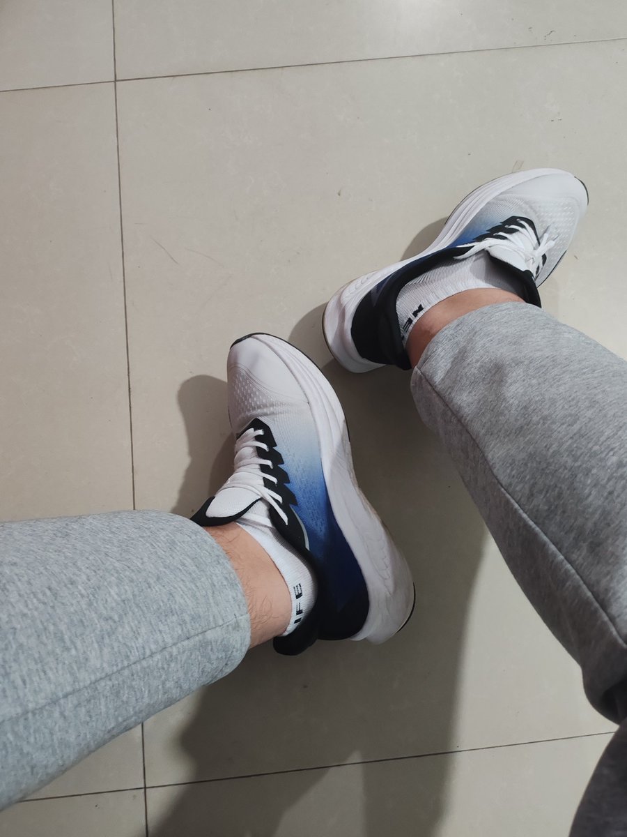 jsj45754974's tweet photo. 晒点鞋袜 https://t.co/0YL8Rx8f8n