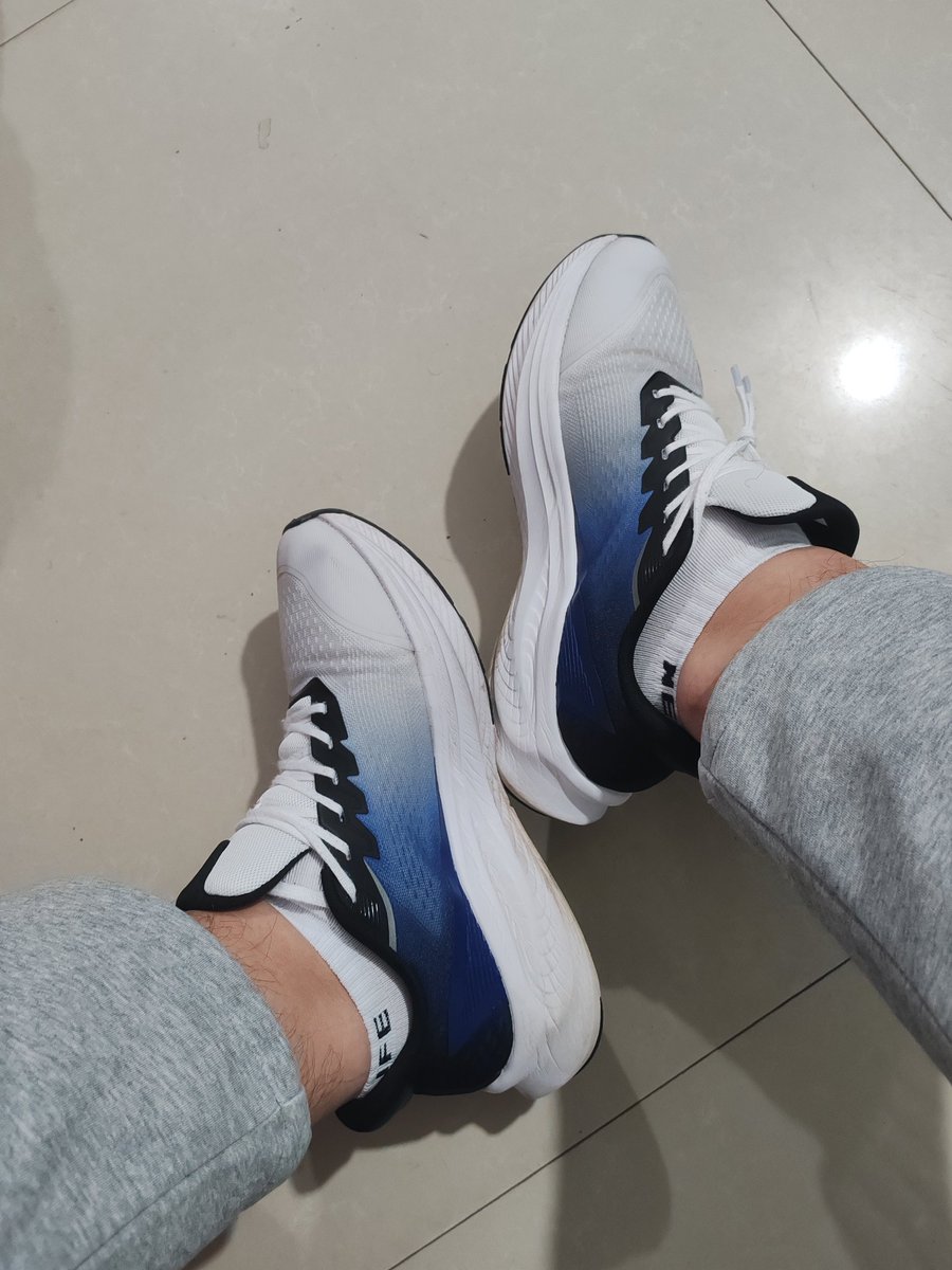 jsj45754974's tweet photo. 晒点鞋袜 https://t.co/0YL8Rx8f8n