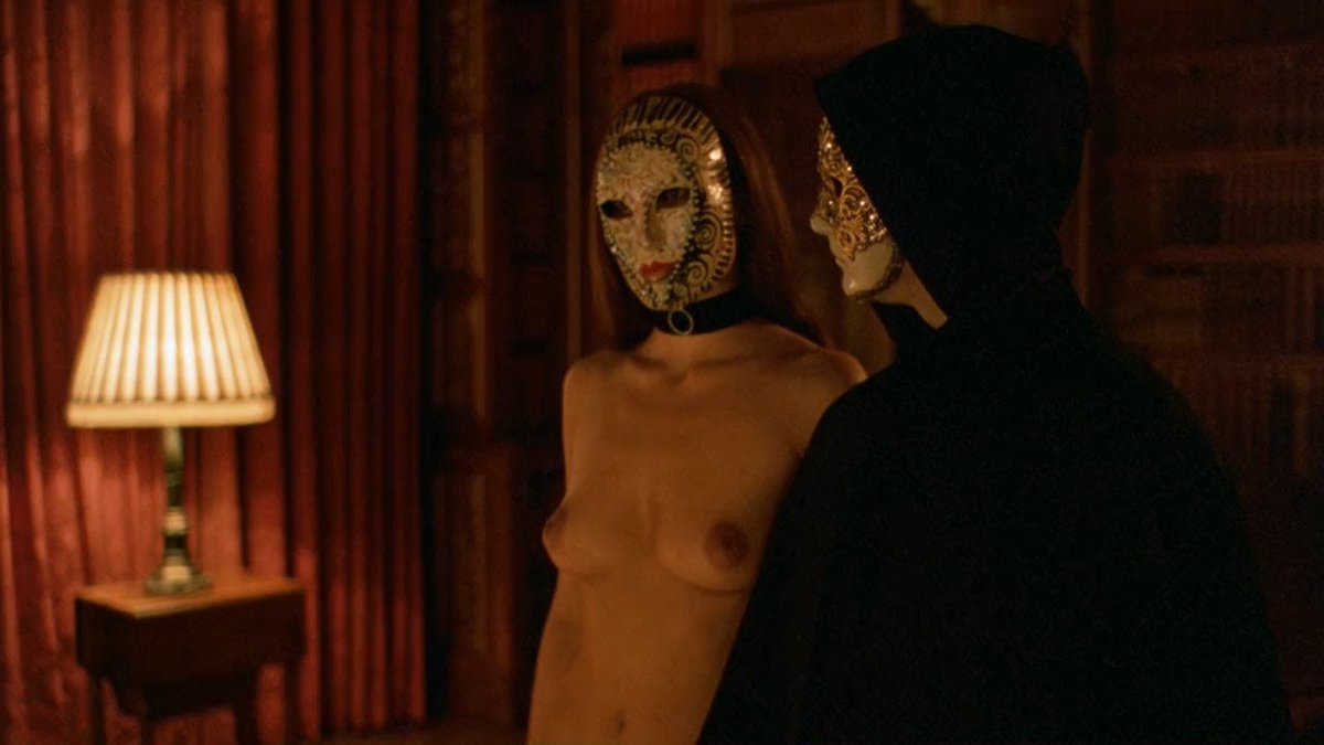 EvaAutor1's tweet photo. 'Eyes Wide Shut' (Stanley Kubrick, 1999). https://t.co/MazwMP1dBu