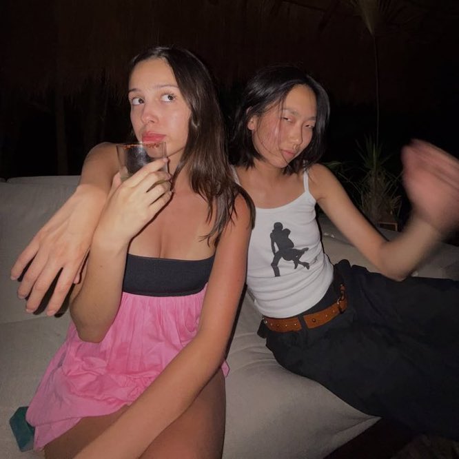 rozadrigo's tweet photo. you seem pretty gay for a girl so straight https://t.co/oBoanGa0yq