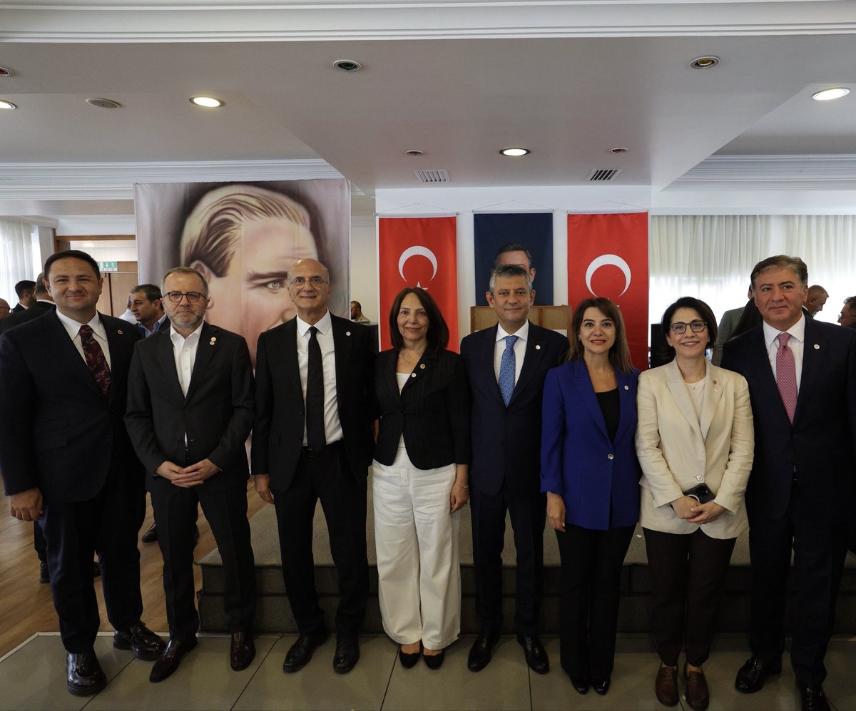 AKDOGANumut's tweet photo. Yeni Parti Ankara Milletvekilleri olarak tam kadro, kararlılıkla Genel Başkanımız Sn. Özgür Özel’in yanındayız. 

25 ilçede çalmadık kapı, sıkmadık el bırakmamaya kararlıyız.

@TekinBingolCHP 
@muratemir_dr 
@aylinyaman_ 
@gamzetascier 
@AliyeErsever 
@okonuralp https://t.co/ZahcyvDIie