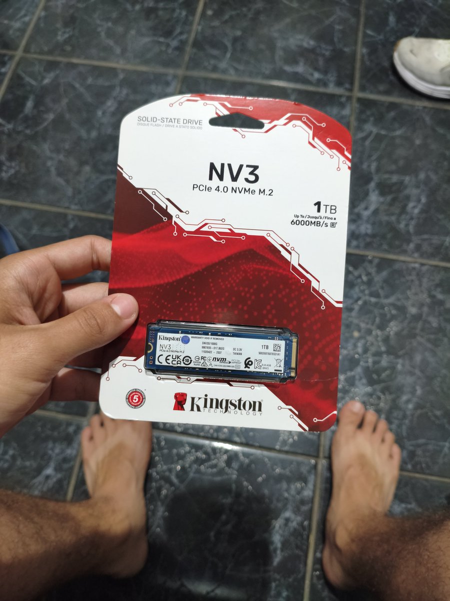 matblckt's tweet photo. tô chocado até agr que meu irmão pagou MIL REAIS em um SSD pro pc dele https://t.co/sZ1FPenkLQ