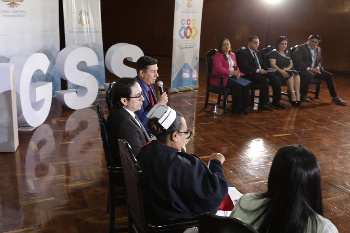 IGSS_gt's tweet photo. 💬📊🏛️ #80AñosIGSS | Los representantes de las Subgerencias participan en el foro “Construyendo el futuro del #IGSS desde la memoria histórica”, en el que se comparten reflexiones orientadas a vincular la memoria histórica del IGSS con el ejercicio actual.🙋🏼‍♂️🙋🏼‍♀️
#UnIGSSMásCercaDeTi #CulturaIGSS