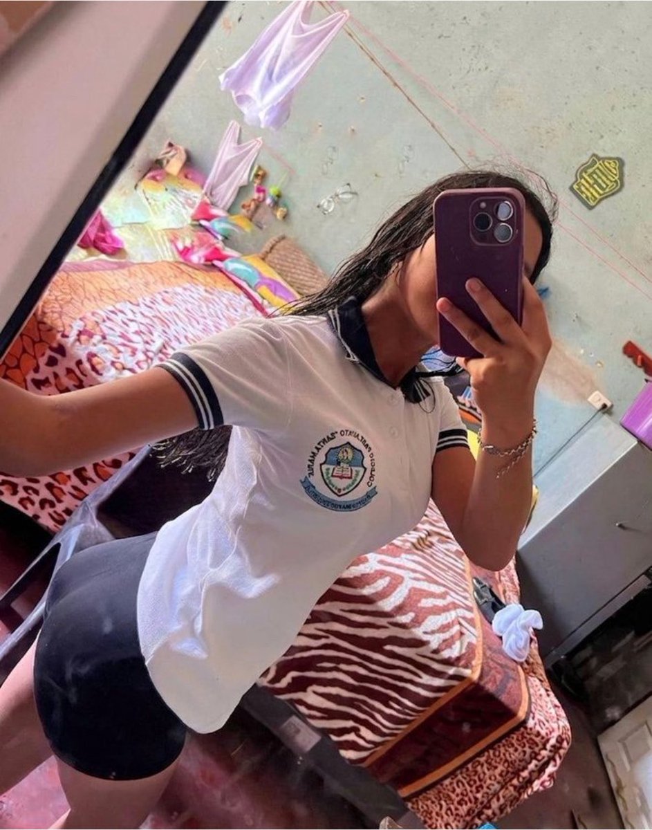 isatb3m's tweet photo. você iria gostar de ter uma amiga que te manda ft todo dia? https://t.co/6Rr5HAIRap