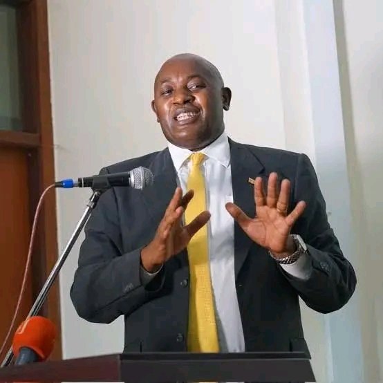 rwenzori_'s tweet photo. Health Minister Dr. Chris Baryomunsi has rejected the strict accountability tactics used by Local Government Minister Balaam Barugahara and Junior Minister Justine Nameere. Relying on his previous medical experience at Mulago Hospital, Baryomunsi noted that surprise government inspections often turn into staged exhibitions. He recalled how health workers used to coach patients on their behavior whenever they expected President Museveni to visit.

During his recent inspection of Mbarara Regional Referral Hospital, many expected Baryomunsi to order arrests after he uncovered several shortcomings. Instead, he chose a "supportive supervision" approach. Baryomunsi emphasized that improving public service delivery requires leaders to identify weaknesses and help institutions resolve them, rather than simply arresting staff.