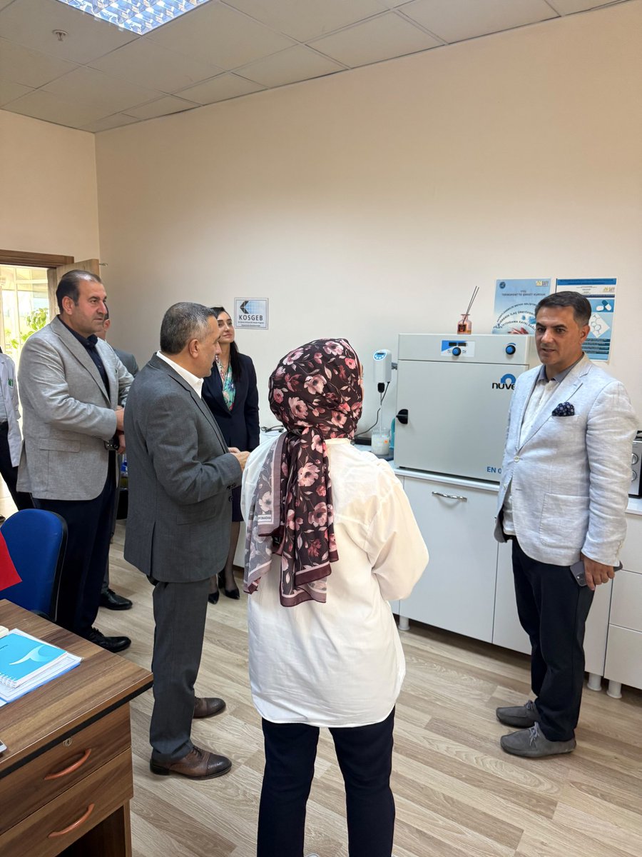 Erolbaykara's tweet photo. AK Parti Van İl Başkanımız Sayın Abdulahat Arvas, Van KOSGEB, Sanayi ve Teknoloji , Hakkari Tarım ve Orman İl Müdürlerimiz ile birlikte, Van Yüzüncü Yıl Üniversitesi Teknokent Genel Müdürü Sayın Dr. Yasemin Yetkin’i ziyaret ettik.

Sanayi ve Teknoloji Bakanlığımızın destekleriyle bölgenin Ar-Ge ve inovasyon merkezi haline gelen Teknokent bünyesinde faaliyet gösteren firmalarımızı da ziyaret ederek yürüttükleri yenilikçi çalışmaları yerinde inceledik. @yetkinyasemin
