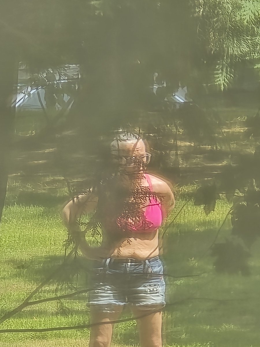 DonH6942's tweet photo. ##creepshot my neighbor https://t.co/QWkykhwEpb