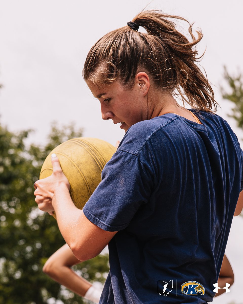 KentStWBB's tweet photo. Better with each rep. 💪

#GoFlashes⚡️ https://t.co/Oc9UNZLr68