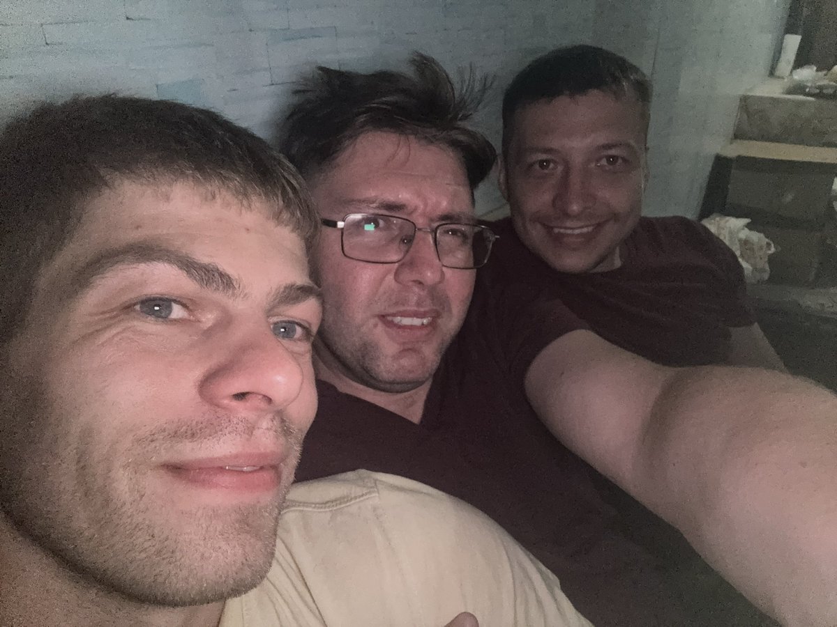 joi_666's tweet photo. Я ОЧЕНЬ надеюсь, что сегодняшний вечер принесет свои плоды по восстановлению наших (как я считаю ОЧЕНЬ хороших) отношений. Потому что #дружба не возникает просто так, по щелчку пальцев. Опять же, ее, дружбу, надо ценить и дорожить ею
#друзья #наблюдения https://t.co/VZsucBwp8M