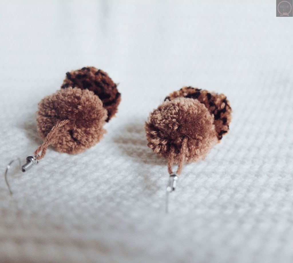 KnitsByRis's tweet photo. Our handmade pompom earrings come in style and are elegant!
Get yours or gift a loved one.

#KnitsByRis #Handmade #Earrings #Crochet #Art #Yarn #CrochetEarrings #YarnArt #Style #Fashion #Authentic #Unique #Tanzania #MadeInTanzania #KaribuTanzania #EastAfrica #Africa https://t.co/KwTo9LhlFb