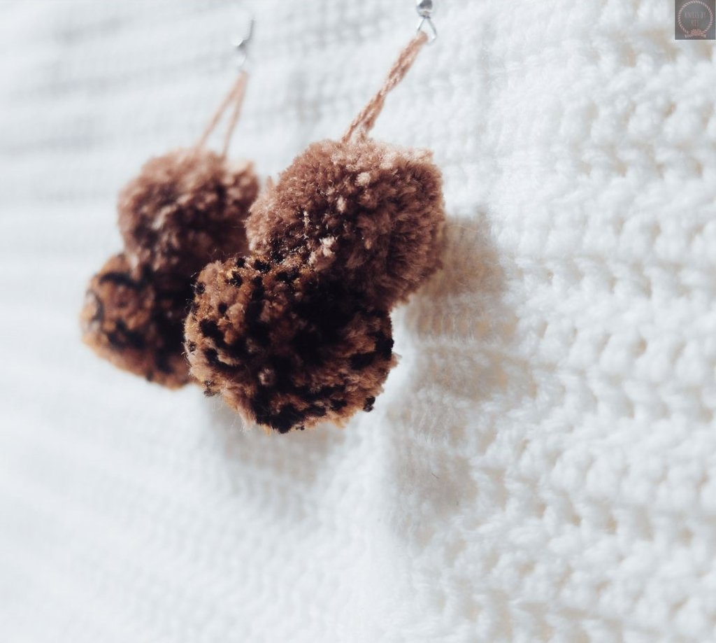 KnitsByRis's tweet photo. Our handmade pompom earrings come in style and are elegant!
Get yours or gift a loved one.

#KnitsByRis #Handmade #Earrings #Crochet #Art #Yarn #CrochetEarrings #YarnArt #Style #Fashion #Authentic #Unique #Tanzania #MadeInTanzania #KaribuTanzania #EastAfrica #Africa https://t.co/KwTo9LhlFb