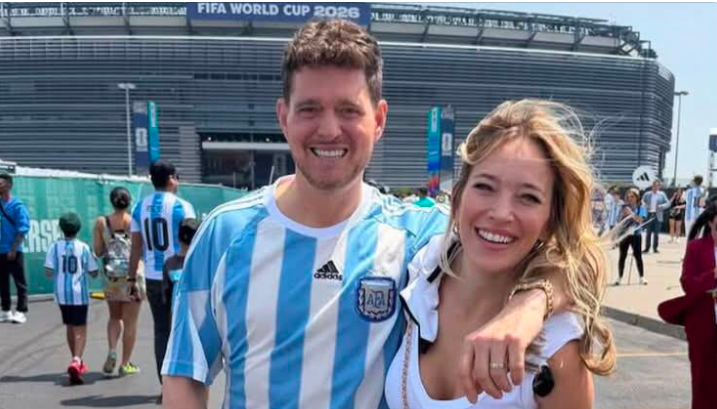 PiccininiAna's tweet photo. El problema lo tenemos nosotros que nos preocupamos y enojamos con una tal Rosalia que el 90 % del país ni la conoce y tenemos a Michael Bublé luciendo con orgullo la Argentina y caminando por “ Canadá” ...
O sea .. 𝗶𝗺𝗽𝗼𝗿𝘁𝗮𝗻𝗰𝗶𝗮 𝗮 𝗹𝗼 𝗶𝗺𝗽𝗼𝗿𝘁𝗮𝗻𝘁𝗲 . https://t.co/Z5LB7VBBxB