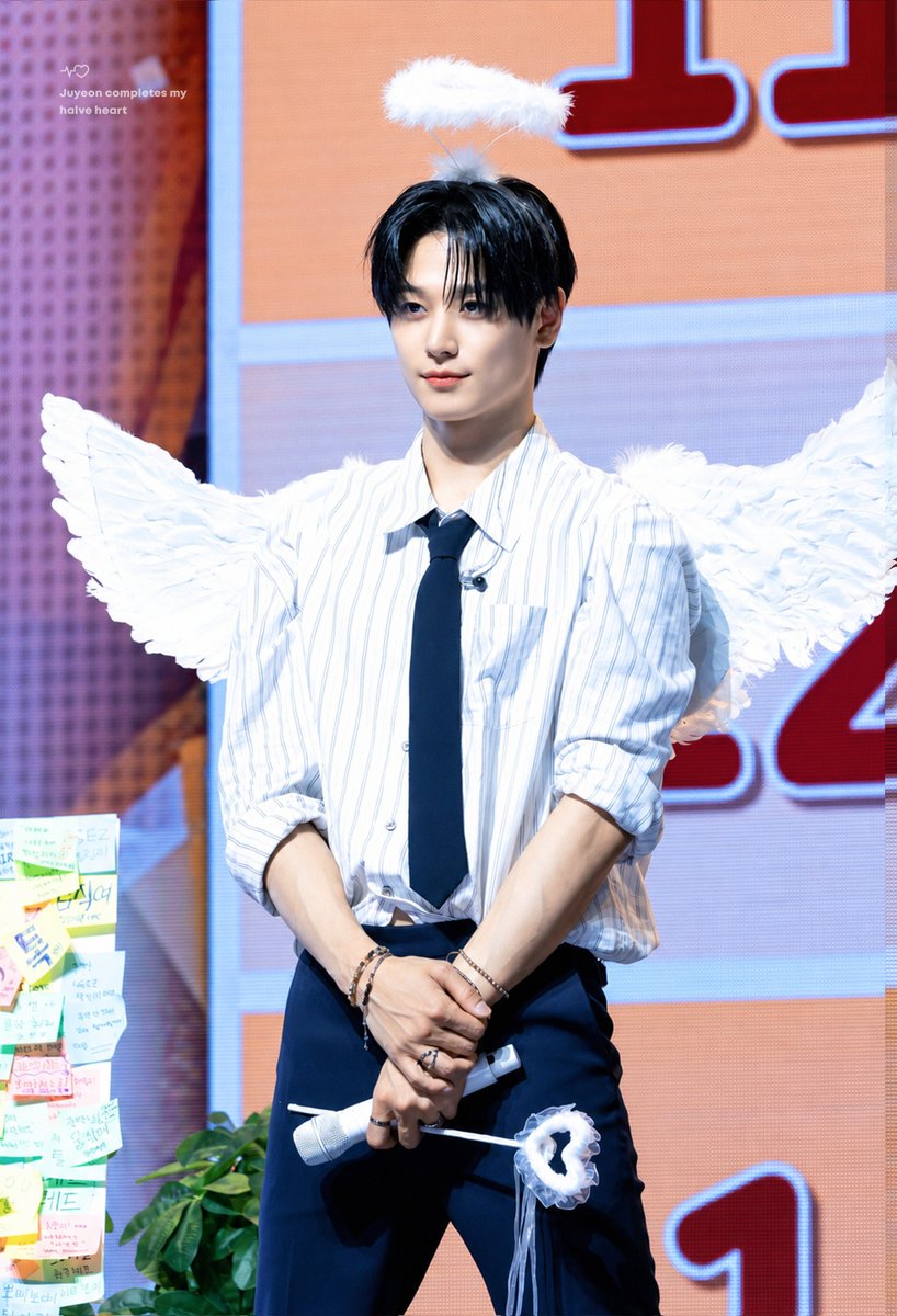 halve_heart's tweet photo. 260718 여보세요 나의 천사 어떻게 내 마음을 훔쳤나요 ㅠㅠ #주연 #JUYEON #더보이즈 #THEBOYZ https://t.co/9bGx3I159l
