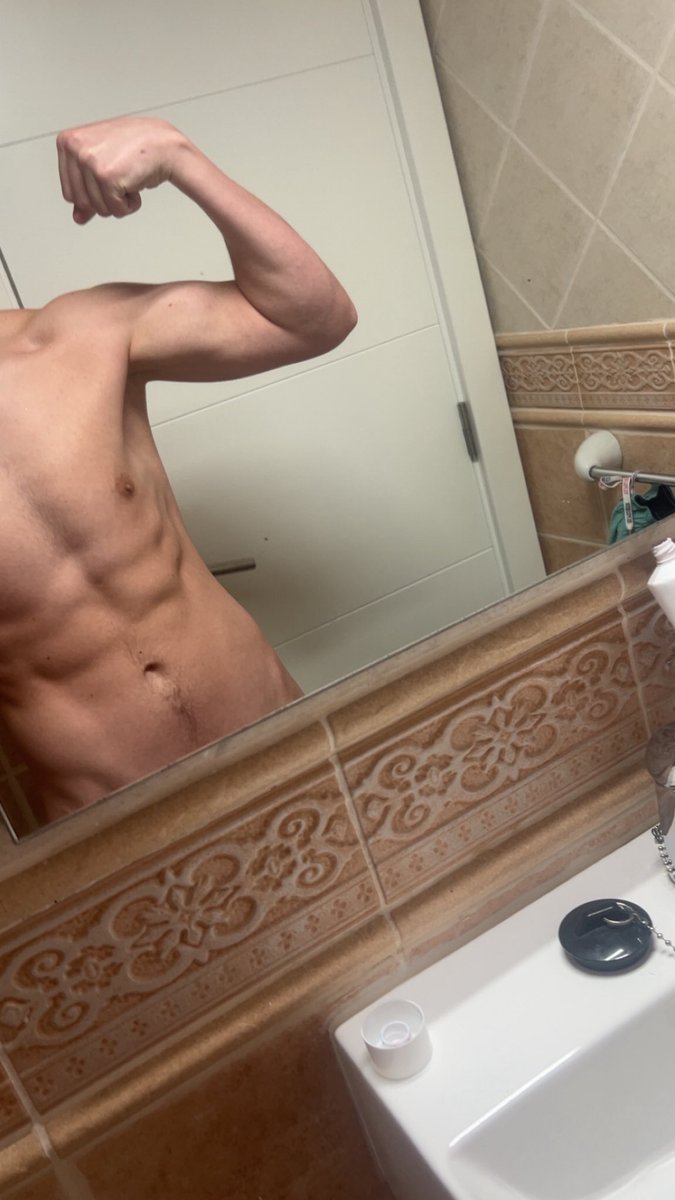 B140494's tweet photo. #nsfwtwtًً https://t.co/IEUlXEzMsA