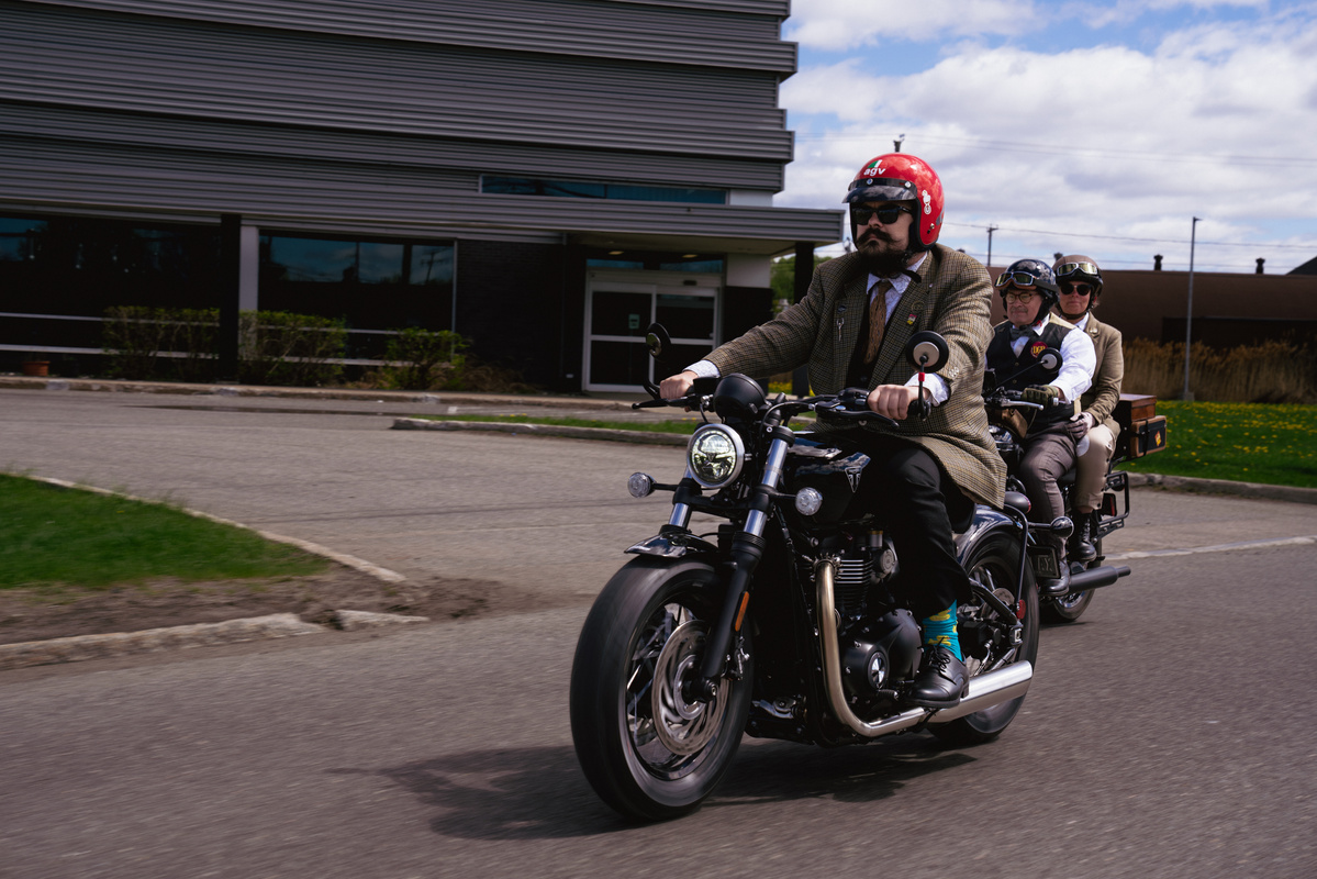gentlemansride's tweet photo. The sock-game was strong with this rider, all styled up for the Quebec City DGR aboard Triumph's modern classic Bobber. What a lovely combination!

🌎 Canada Quebec City 
📸 Henri Couillard @henricouillard

#GentlemansRide #Movember #RideDapper #MensHealth https://t.co/g1lOOzg0eY