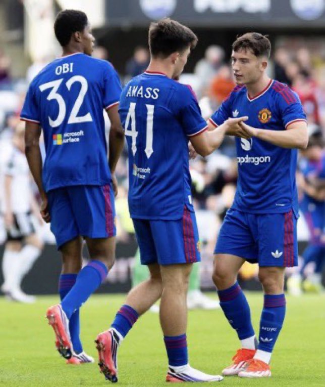 City_Dren's tweet photo. 🚨 Paul Scholes on Manchester United’s Win Over Rosenborg:

Reporter:🎙️What impressed you the most about the team performance?

Paul: 🗣️ Everything about the team impressed me. The players, the pattern, the mindset and all under Carrick.

Don’t just look at the scoreline but the team that gave the results. Zirkzee, Shea Lacey, Mbeumo, Harry Amass, Ethan Williams and the rest - and this is just the second team.