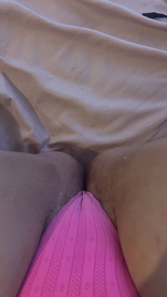 starburstdoo's tweet photo. Need some big dick 😩😏 https://t.co/w7cBWeOqU5 #feelingastightasavirgin #comeeatdaddy https://t.co/WG59hZ08yY