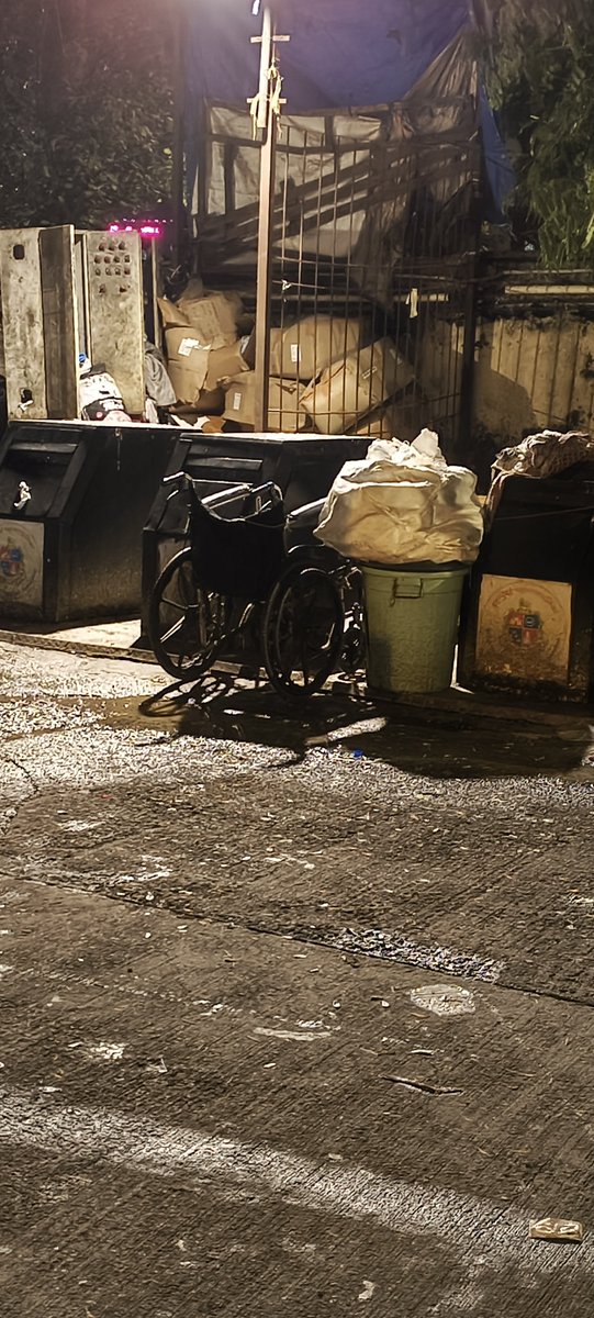 ansariusama218's tweet photo. @mybmc @AUThackeray @MumbaiPolice @Tukaram_IndIAS sir does this violates any hygeine norms.? If yes action should be taken.

@CPMumbaiPolice 
@TOIMumbai 
@IndianExpress https://t.co/GrDNeaNF6P
