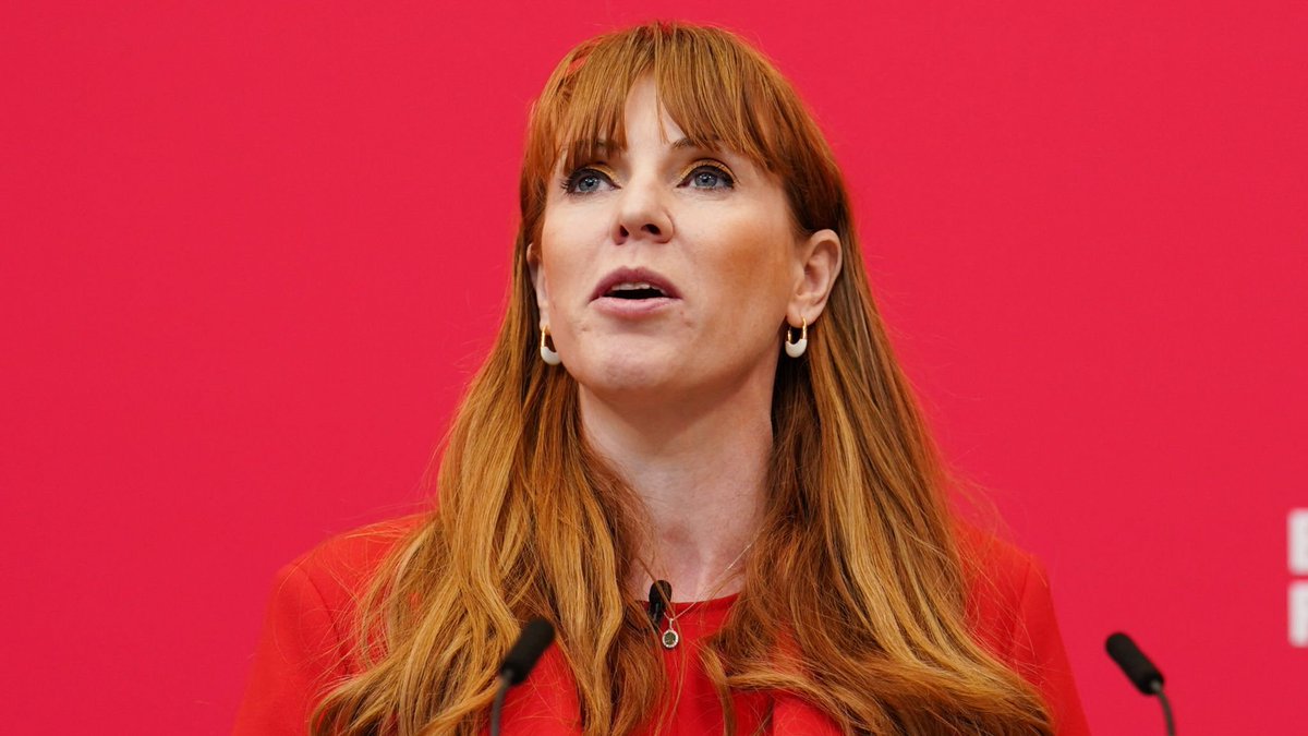 AngryMichaelW's tweet photo. @DollidarityArmy #SeparatedAtBirth
Andy Burnham _____________Angela Rayner https://t.co/3omDlnx4Hn