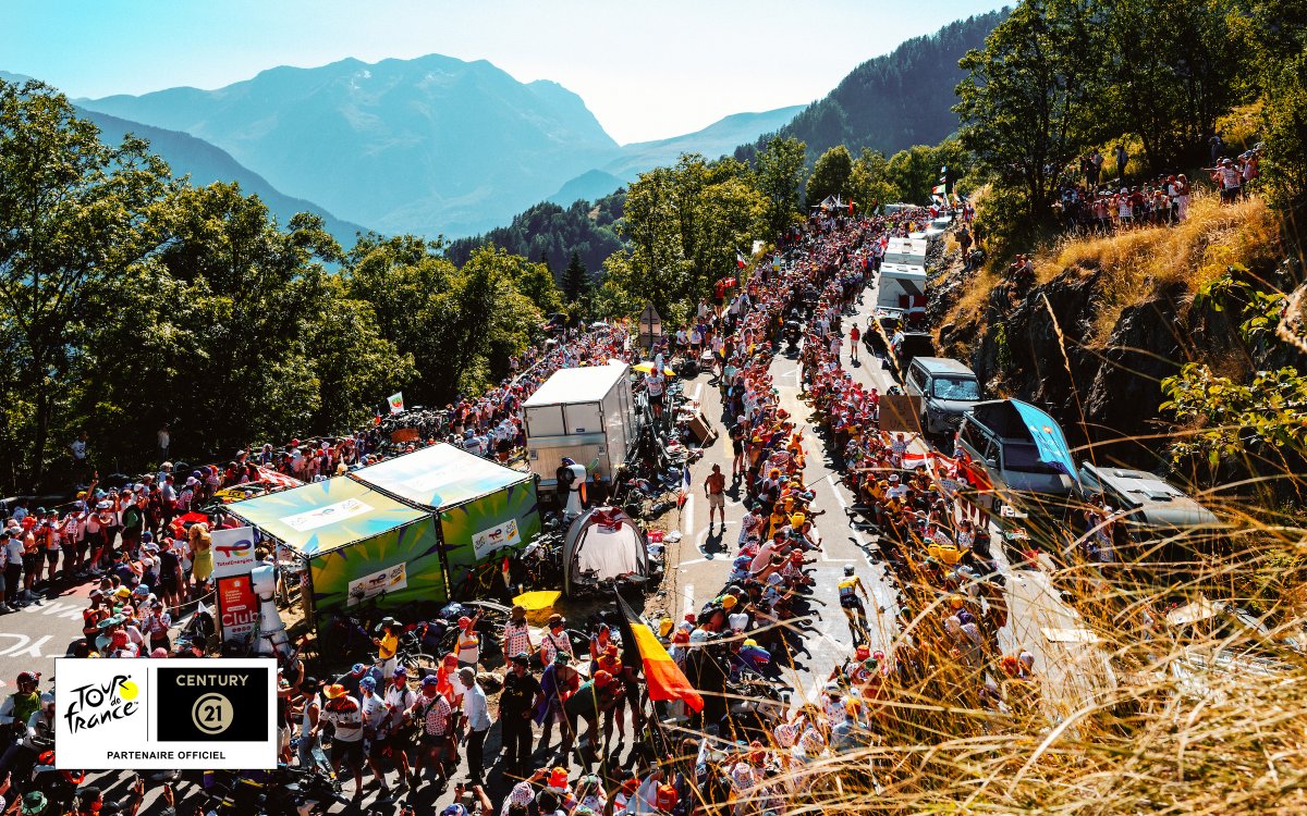 LeTour's tweet photo. 😍 Pic of the Day 

By @century21fr 

#TDF2026 

📸 A.S.O. / Ashley &amp; Jered Gruber https://t.co/lM2gvLL1os