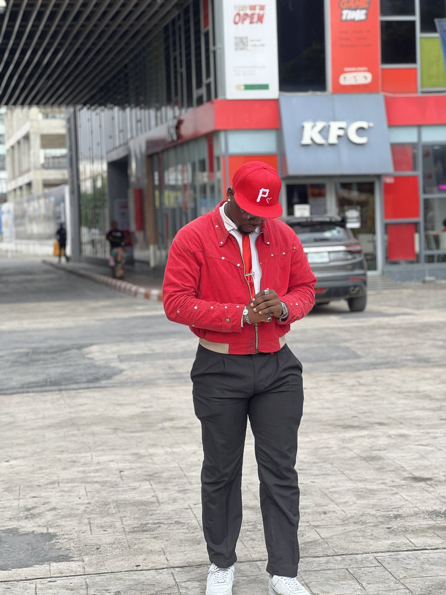 Chefpobs1's tweet photo. Moving man go meet him luck one day!

God’s speed ❤️

#fyp #explore #chefpobs #food #viral https://t.co/J8XH6q0Fzp