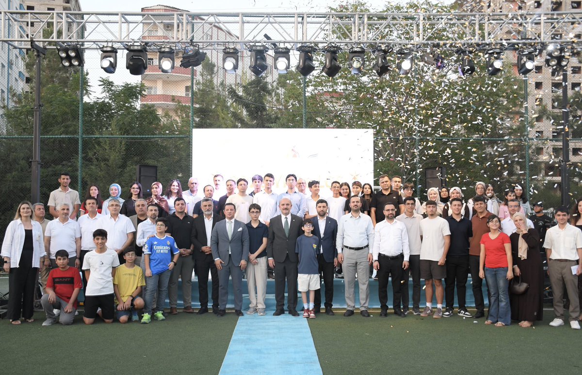 ondermardintr's tweet photo. Artuklu İlçe Milli Eğitim tarafından düzenlenen 2026 LGS ve YKS Başarı Ödül Töreni’ne katıldık.

Bu anlamlı programı düzenleyen İlçe Millî Eğitim Müdürü Sayın Mehmet Emin Duyan’a teşekkür ediyor, dereceye giren tüm öğrencilerimizi tebrik ediyor, başarılarının devamını diliyoruz. https://t.co/4NgnVFLABm