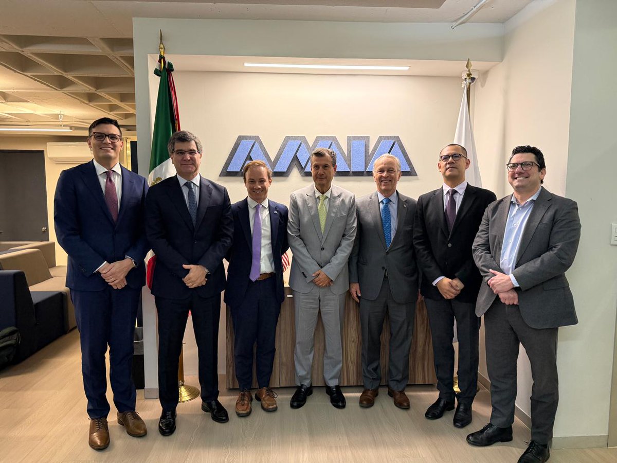 AmiaMexico's tweet photo. Nos reunimos con @JoseMedinaMora, @cceoficialmx, @CONCAMIN, @Anpact, @inaoficialmx y #NAM para fortalecer la competitividad de Norteamérica. #TMEC 

También fuimos coanfitriones de una recepción con
Jamieson Greer, USTR, Marcelo, Ebrard y empresarios  

#IndustriaAutomotriz https://t.co/mi5tYforYP