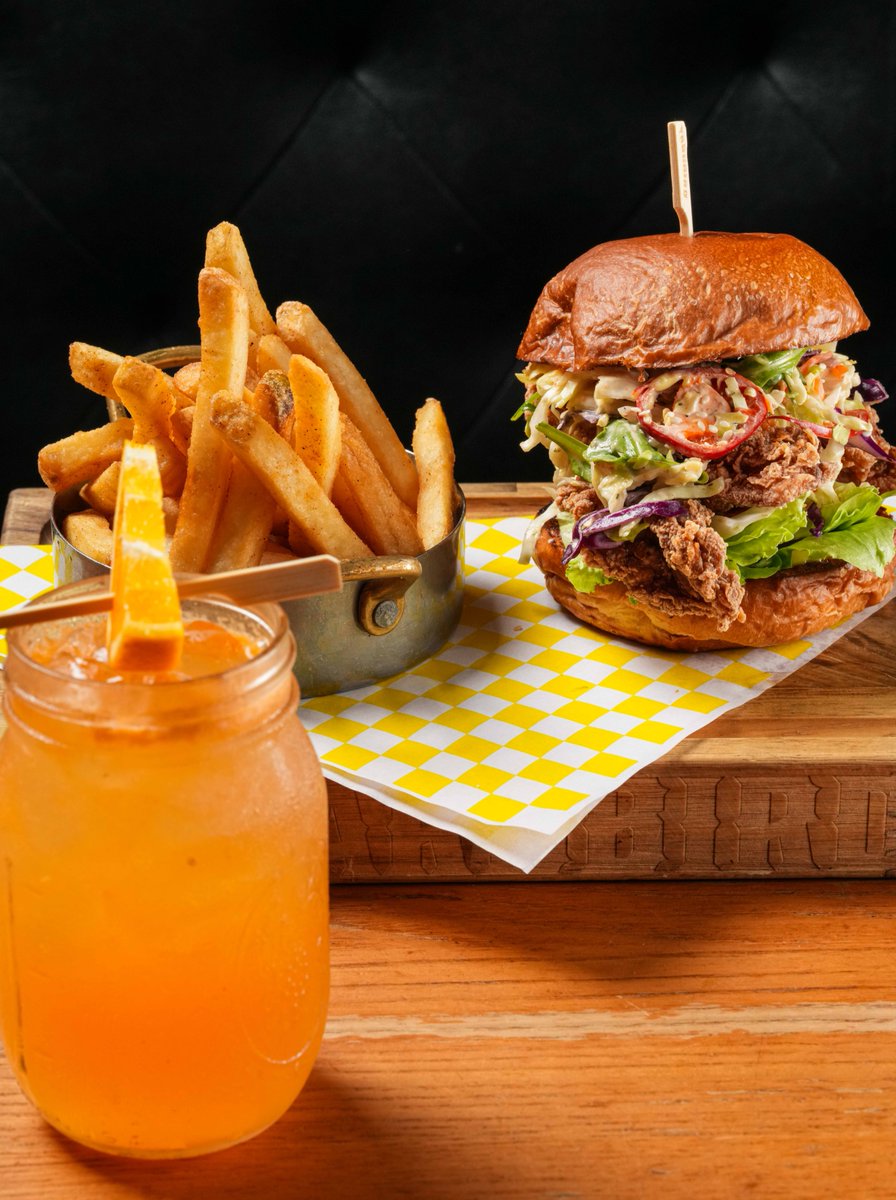 YardbirdGroup's tweet photo. L.A. brings bold flavor to the Battle of the Birds. The Fried Chicken Karaage Sandwich features crispy chicken karaage, crunchy sesame slaw, and housemade Kewpie mayo on a buttery brioche bun, served with sesame slaw and crispy fries.🌴

 #BattleOfTheBirds https://t.co/l8Aazn7Kst