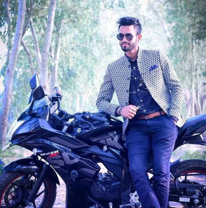 SMRokib7's tweet photo. আমি ও চাই আমার জীবনে কেউ একজন আসুক https://t.co/uavTJkOp7R