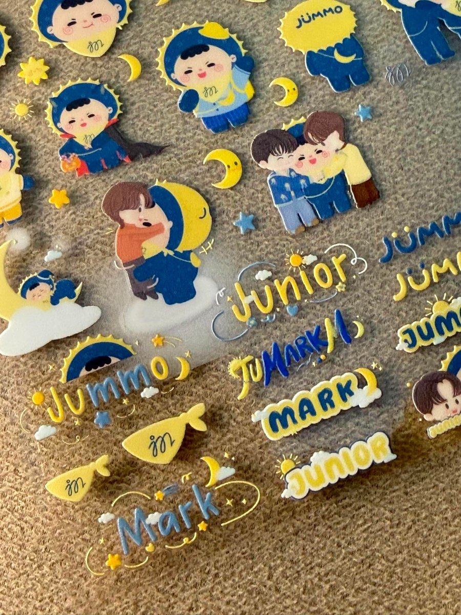 Monaaaaaamie's tweet photo. Sticker UV DTF มาถึงแล้ว 🌞🌙✨
แต่รูปหายไป1อัน แล้วก็มีสีขาวฟุ้งๆ ไปติดตัวสตกลายอื่น เส้ามาก 😭 แต่ยังน่ารัก สงสัยโม่ไม่อยากให้แจกจริงๆ สั่งมาประมาณ10กว่าแผ่น a5 ถ้ามีมี่รับได้จะสุ่มๆแจกไปกับ กอว ตัวอื่นนะคะ https://t.co/JD03jmeA8P