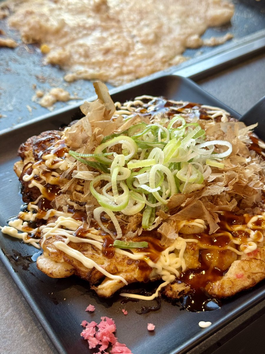 hihello_bbang's tweet photo. 📍성수역
🥢몬몬 몬자야끼

요코하마에서 먹은 몬자야키랑 맛 똑같오 명란모찌랑 오코노미야키 먹었는데 배터질뻔〰️뷰 좋은자리라 더 좋았어요🫪 느끼할때 시치미랑 불닭소스 뿌리면 딱이구 다 먹고 아이스크림도 주는데 그거 먹으면서 나오면 됨 #댄냠 https://t.co/T7DmwcgGoz