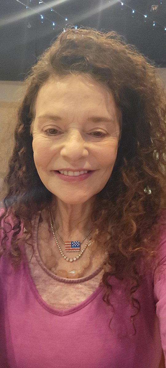 psychicRuth's tweet photo. united we stand,  divided we are falling.   Let's go  America love, peace and freedom. https://t.co/NPxaZNMJ13 https://t.co/uLn0sEYlFF