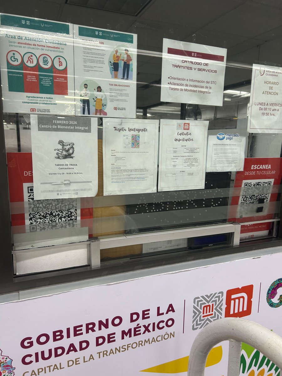 epelbrit's tweet photo. @MetroCDMX estoy en el módulo de tarjeta recargable de centro médico y no han abierto, según que abren 8:10 y ya son 8:43 de la mañana https://t.co/N0Z55BE9FZ