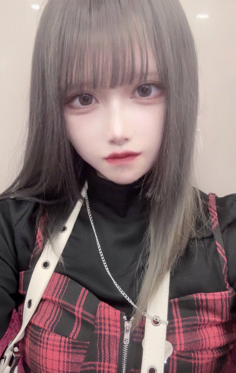 roxvlI's tweet photo. 誰かdmしましょ https://t.co/XzFLCm7EQf