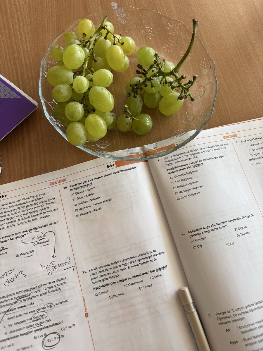 eyilarnpsk's tweet photo. Sınavı kazanamazsam hem atanamamış hem de şişko olucammm🥲🥲 https://t.co/ssfrPWjuU9