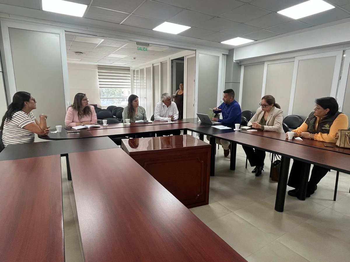 INEN_EC's tweet photo. El #INEN participó en la reunión de la misión técnica de @ptb_q5, contribuyendo al desarrollo y fortalecimiento de la cadena de valor del aguacate. Con miras a impulsar la calidad, la competitividad y el crecimiento sostenible del sector productivo del Ecuador. https://t.co/JegZ930MsQ