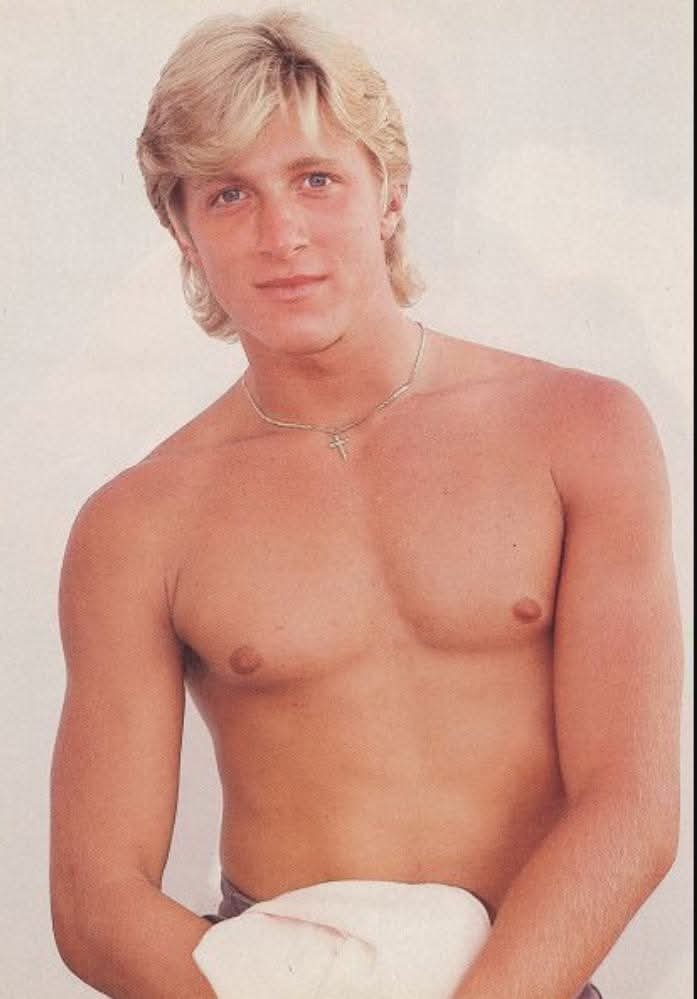 DefensorDeDilfs's tweet photo. Some shirtless moments of William Zabka. https://t.co/wk6eG7Dt2R