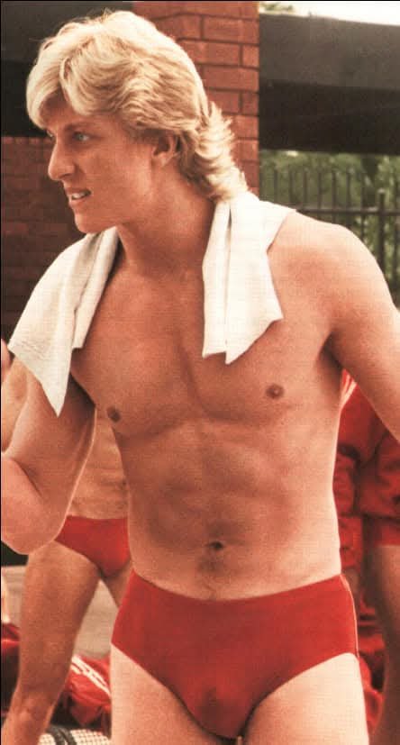 DefensorDeDilfs's tweet photo. Some shirtless moments of William Zabka. https://t.co/wk6eG7Dt2R