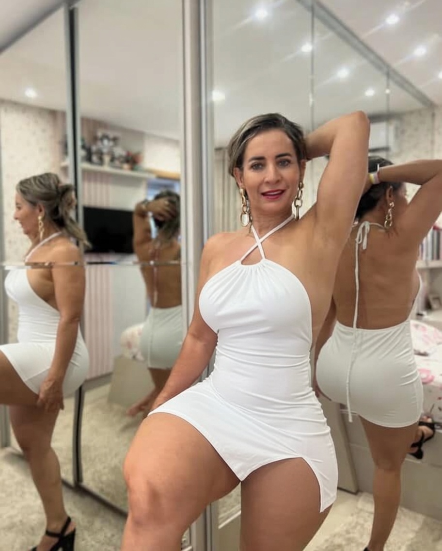 eubiancaamendes's tweet photo. Posso te mostrar na DM oque eu escondo debaixo da meu vestido? https://t.co/nhYPQ06JqN
