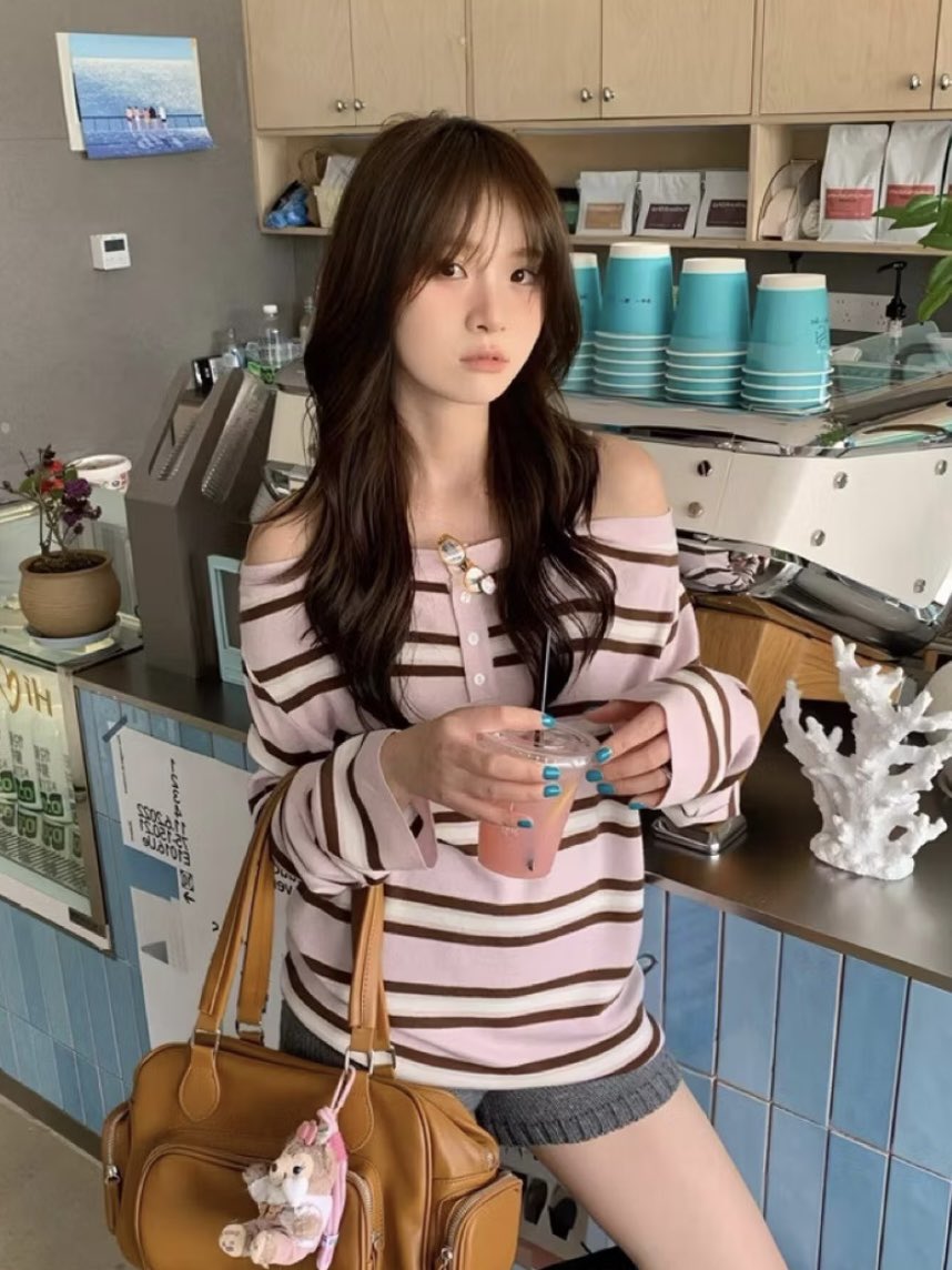 ttnuii3's tweet photo. ส่งต่อเสื้อปาดไหล่ ใส่ครั้งเดียว 
 100 รวมส่ง  🙇🏼‍♀️💞 
#ส่งต่อหมวก #ส่งต่อเสื้อผ้ามือสอง #ส่งต่อเครื่องสําอาง #ส่งต่อเสื้อผ้า #ส่งต่อdaddy #ส่งต่อcintage #ส่งต่อvgh #ส่งต่อstylist https://t.co/rUppXFqyQj