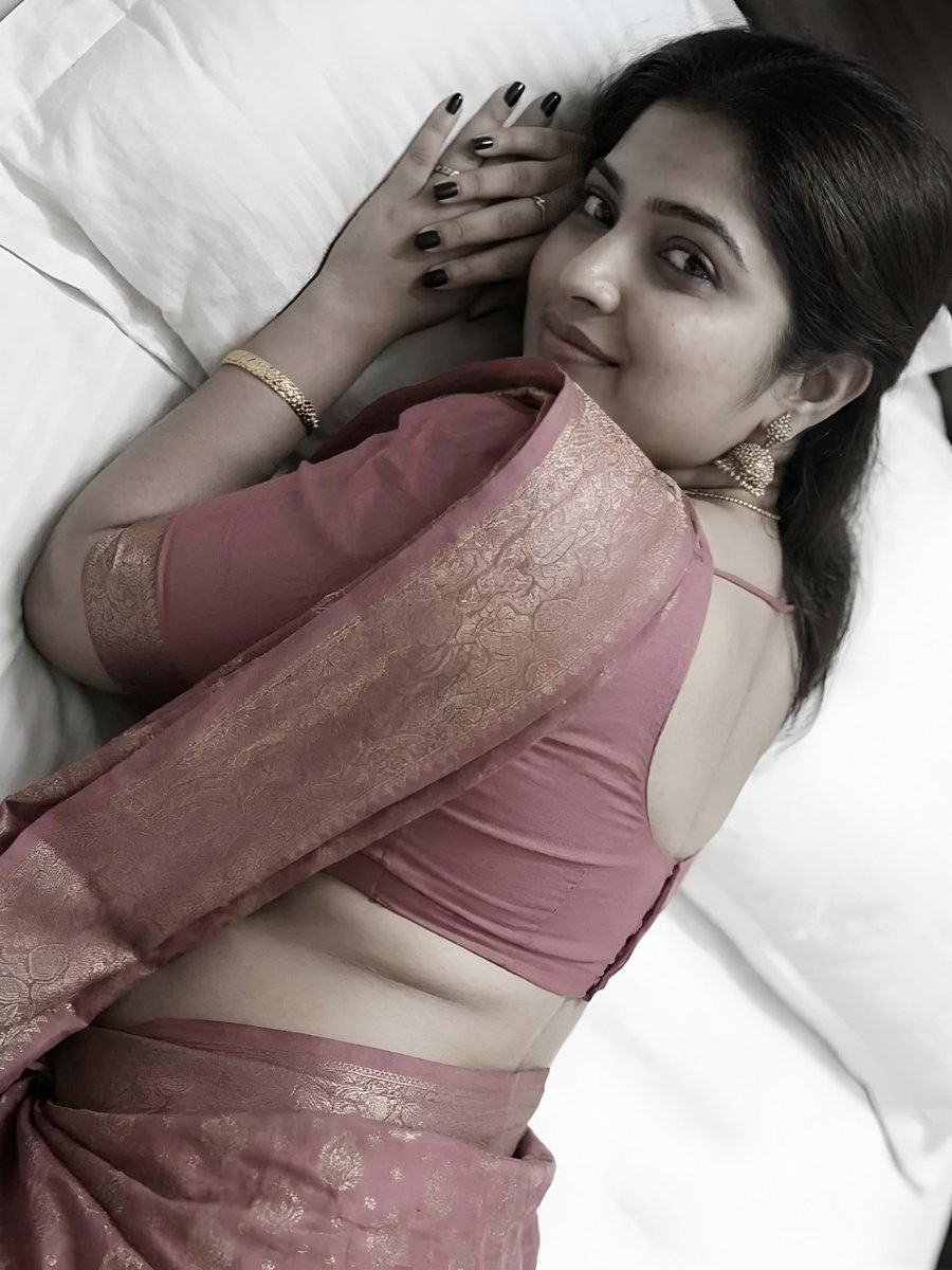 dv_ab24394's tweet photo. "Serenade in Pink"🫰✨💖
#GoodNightX | #SareeStyle https://t.co/VRgOqWGAGP
