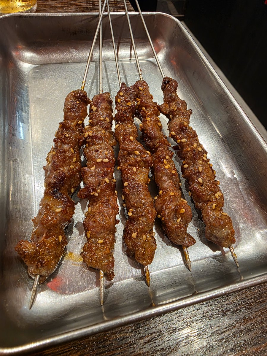 tzhangtwit's tweet photo. 今日は久しぶりの橋頭私家菜さん。
2人で行ったので、これだけでお腹いっぱい。やはり中華は4人以上で行く方が色々食べられる。
一緒に行った人は北海道から来ていてお土産を頂いたのだが、山親爺というお菓子は初めて見た。 https://t.co/VNCeWE0AHd