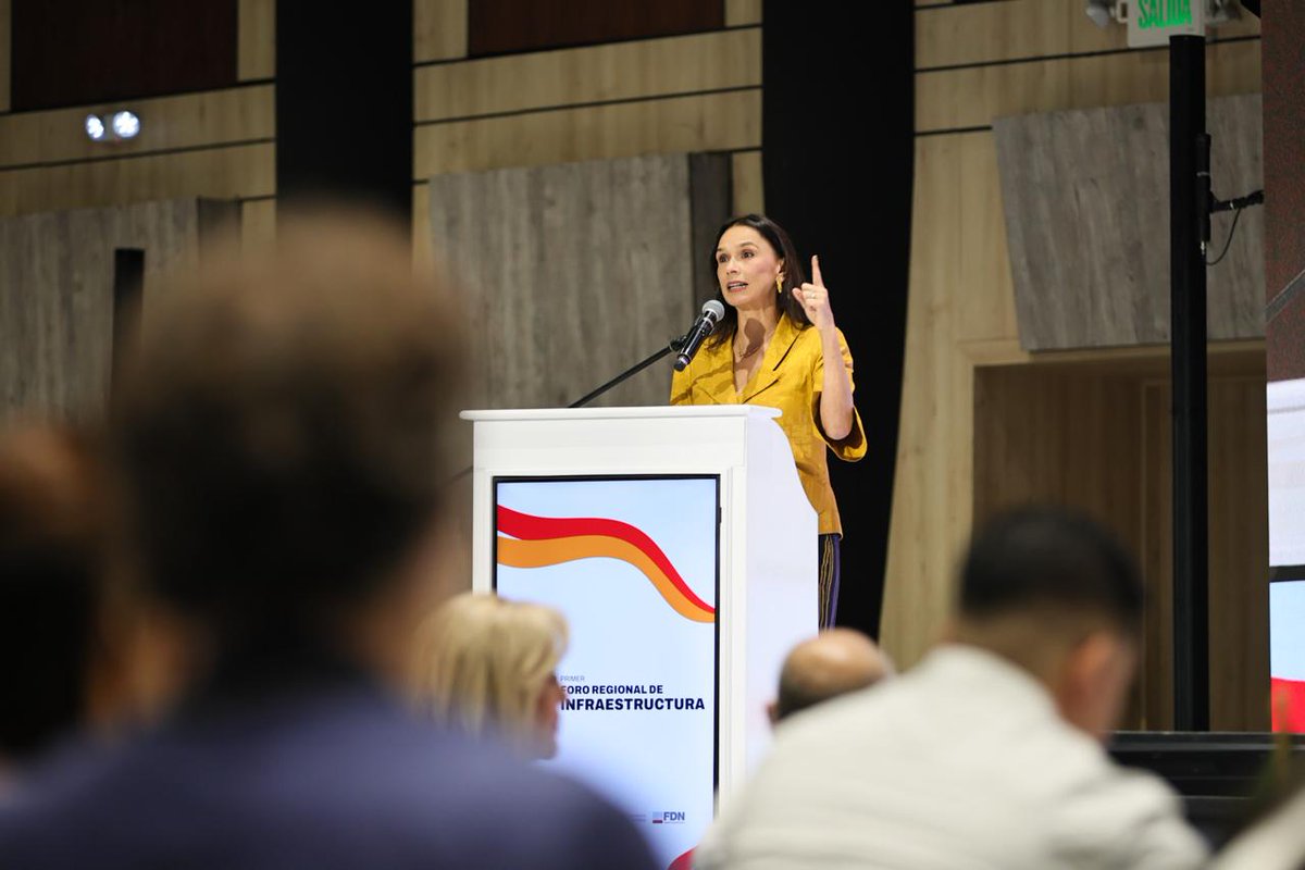 FNDCol's tweet photo. “El #ForoRegionalInfraestructura más que un espacio de diálogo desarrolló una agenda de trabajo conjunta entre las entidades territoriales y del orden nacional, con énfasis en el fortalecimiento de las capacidades técnicas para la estructuración de proyectos y en la articulación Nación-territorios como eje para acelerar el desarrollo regional.”, concluyó la presidenta ejecutiva de la @camaradelainfra, Dra. María Consuelo Araújo.