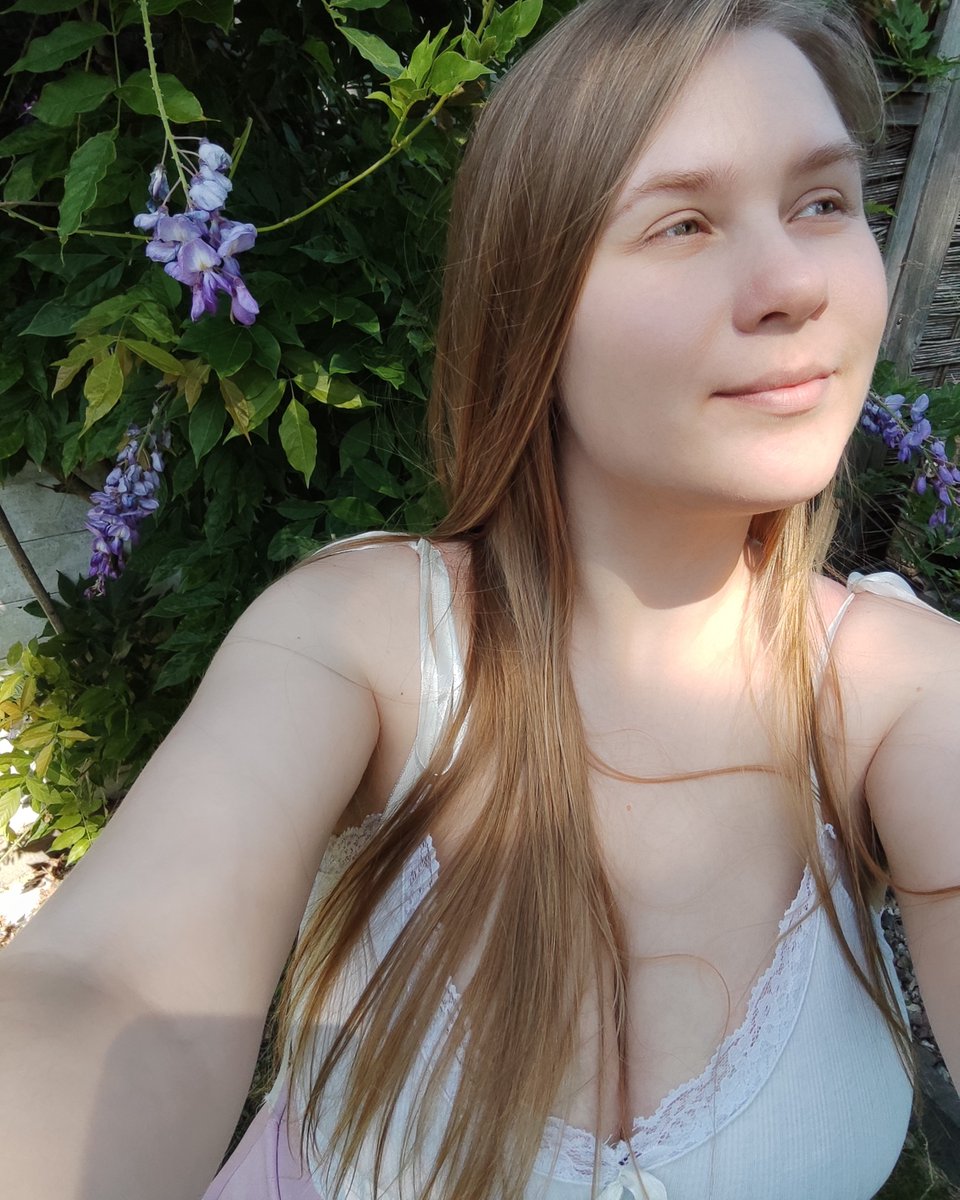 majameernew's tweet photo. If all you're looking for is a pretty face..
you'll probably lose interest.
If you're curious about the woman behind the smile..
we might actually get along πΏ
#ChooseDepth https://t.co/aDq7vJOOCH