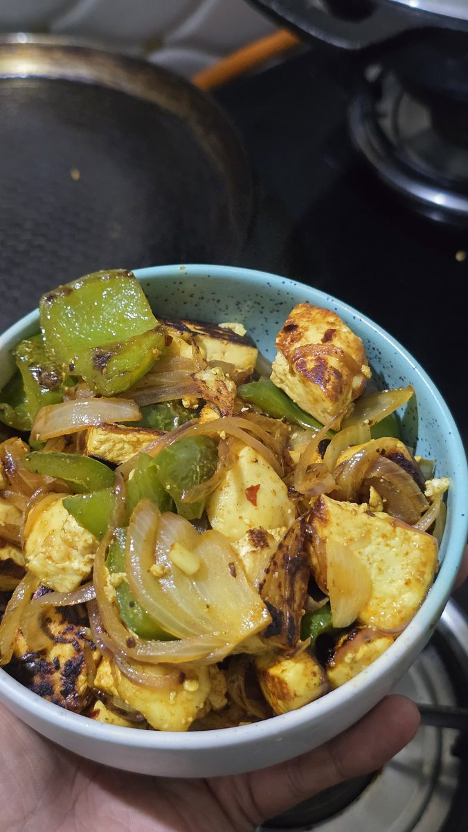 Atulmaharaj's tweet photo. Aaj ka dinner - Shukrawaar Paneer 👨🏻‍🍳

#Socialmaharaj #Cooking https://t.co/6eDMRtHGEQ
