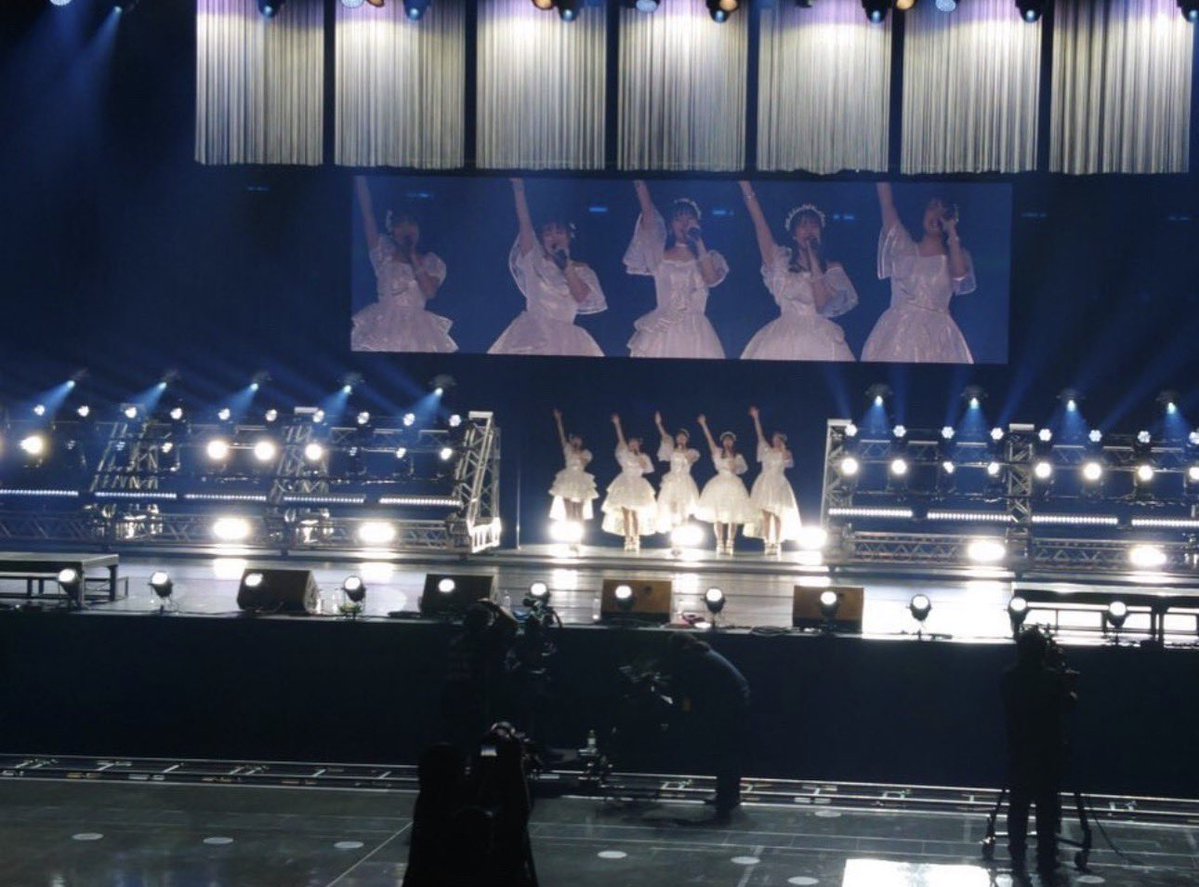 5nzaemon's tweet photo. 客席に全くペンライトのなかったこぶしラストライブの無念を晴らすためにも、満員御礼の東京ドームシティホールをれいれいに見せてあげたいしこぶしメンバーにも見てもらいたい https://t.co/Pqs9iVBHV4